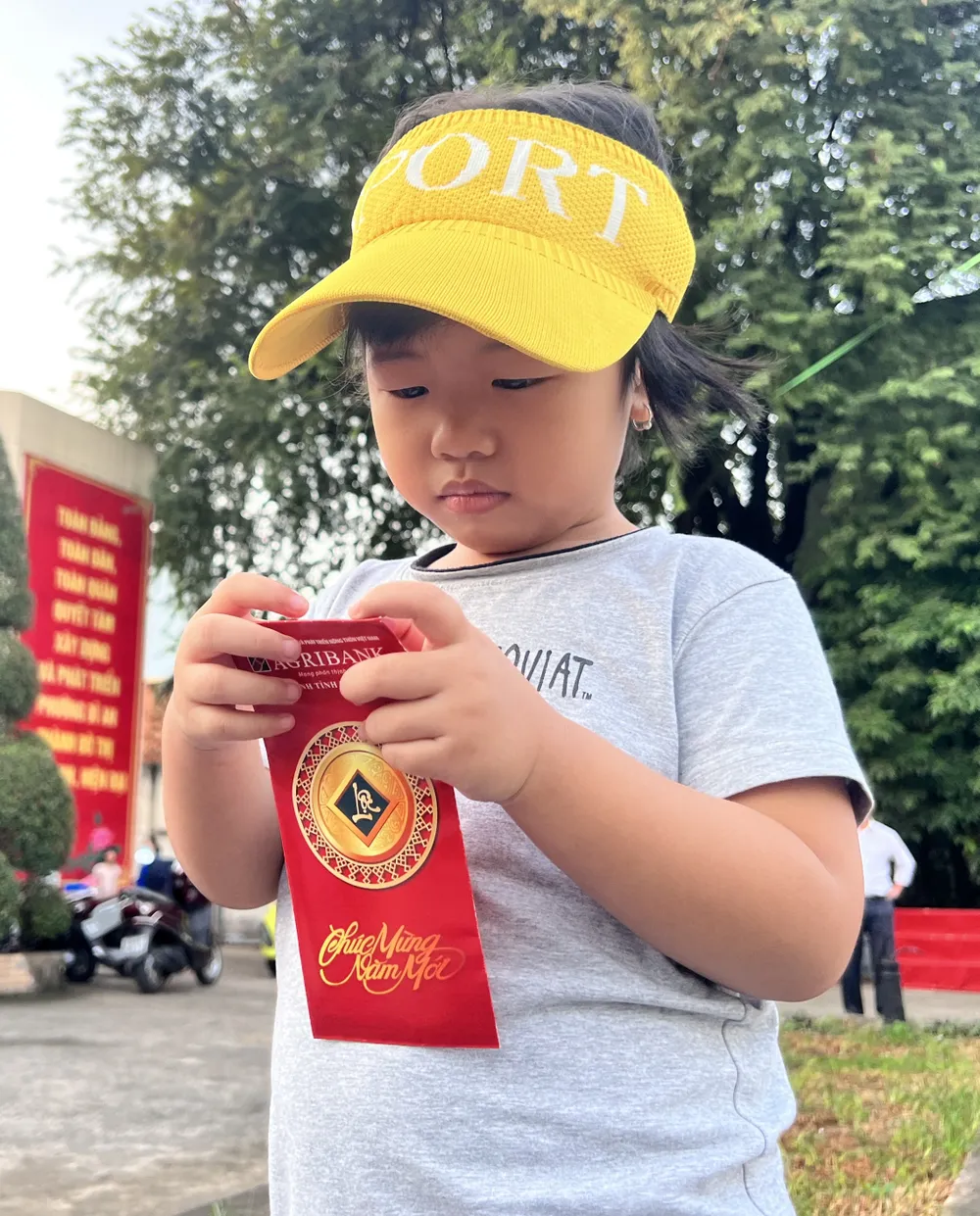 Bình Dương tặng 5.000 cặp vé, đưa công nhân lên tàu về quê đón tết