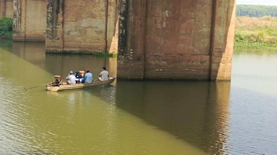 Thi thể người đàn ông được tìm thấy cách cầu Nha Bích khoảng 500 mét.