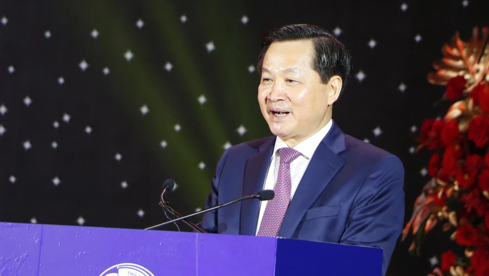 Phó Thủ tướng Chính phủ Lê Minh Khái đánh giá cao những nỗ lực của Bình Dương trong suốt thời gian qua. Ảnh: LÊ ÁNH