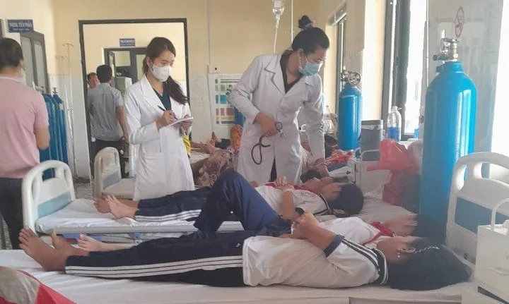 Tạm thời sức khỏe các em học sinh đã ổn định trở lại. Ảnh: DH Tạm thời sức khỏe các em học sinh đã ổn định trở lại. Ảnh: DH