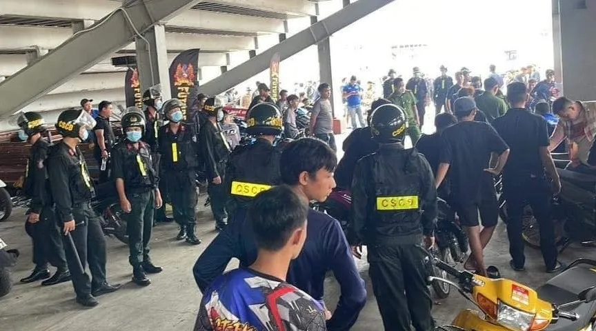 Rất động lực lượng Cảnh sát cơ động có mặt để bảo vệ. Ảnh: Người dân cung cấp