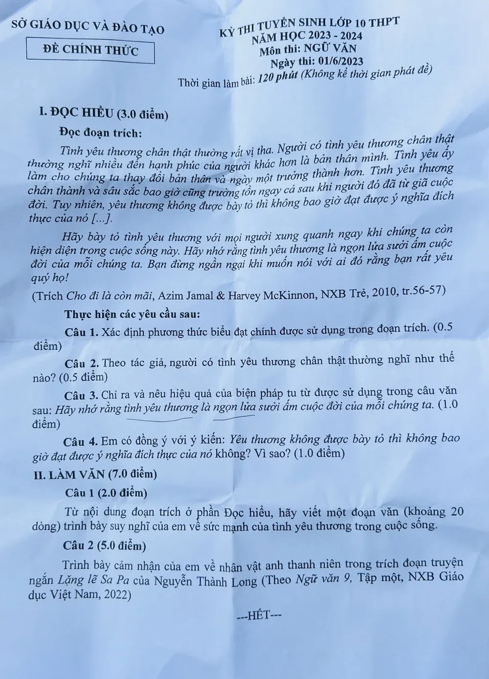 Đề thi môn Ngữ văn trong buổi sáng 1-6. Ảnh: LÊ ÁNH Đề thi môn Ngữ văn trong buổi sáng 1-6. Ảnh: LÊ ÁNH