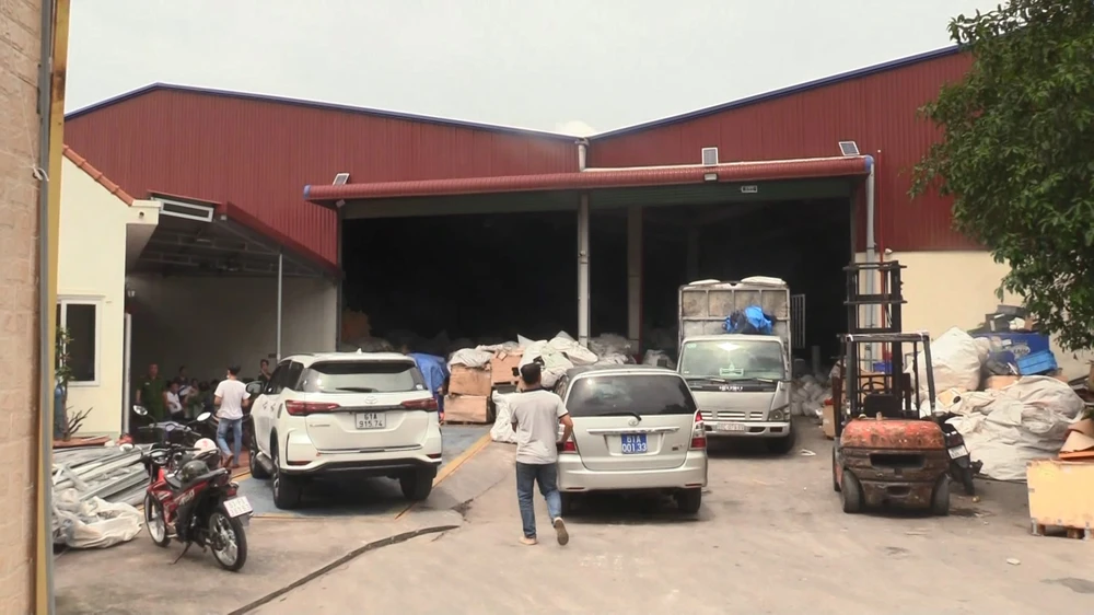 Nhà kho nơi phát hiện hàng chục tấn chất thải công nghiệp. Ảnh: CACC