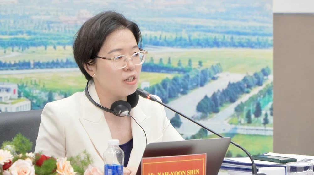 Bà Nah Yoon Shin, Chuyên gia trong lĩnh vực tư nhân của WB phát biểu tại hội thảo. Ảnh: LA