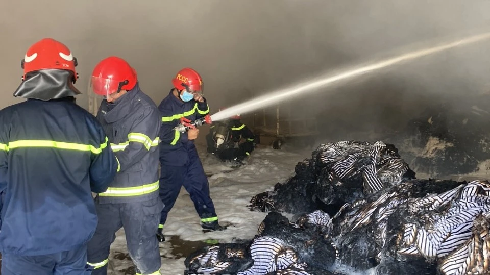 Vụ cháy được khống chế sau hơn 30 phút. Ảnh: LA