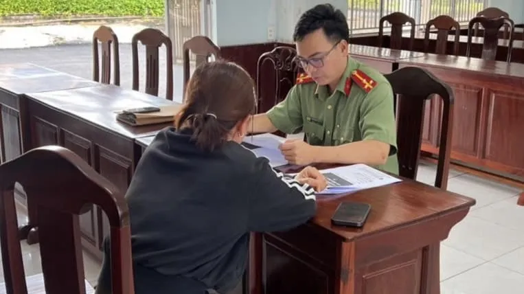 Bà H đã nhận thức được hành vi sai phạm và cam kết không tái phạm. Ảnh: CACC đăng tin sai sự thật (1).jpg