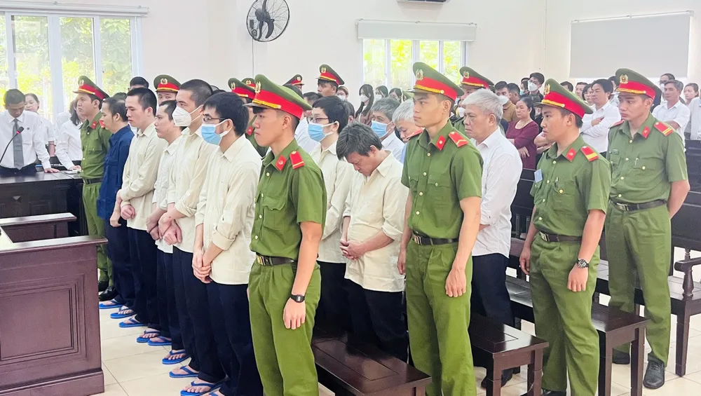 Các bị cáo tại buổi tuyên án. Ảnh: LA cựu giám đốc (3).jpg