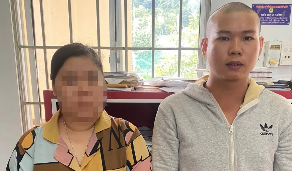 Đôi nam nữ liên quan đến vụ án giết người đã bị bắt giữ tại Phú Quốc. Ảnh: CACC Đôi nam nữ giết người ở Bình Dương rồi trốn ra Phú Quốc