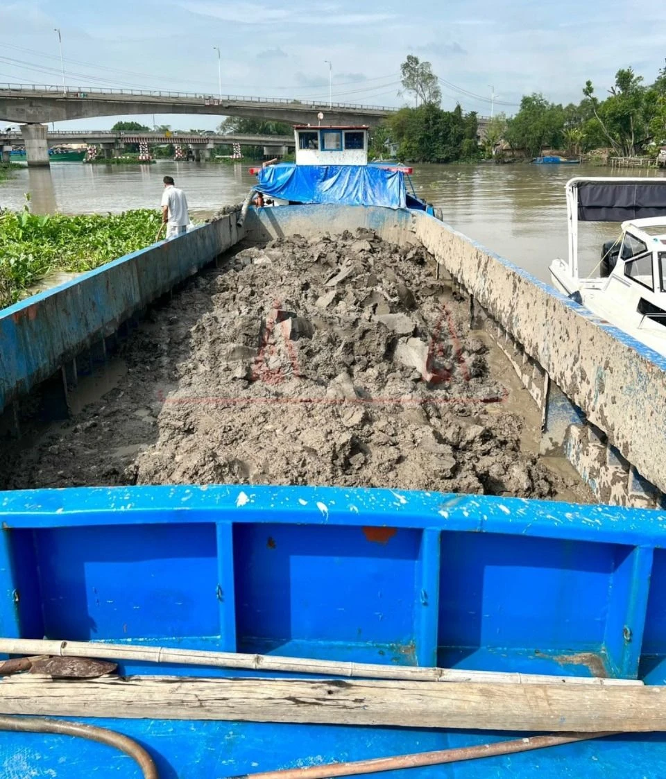 khai thác đất trái phép (1).jpg