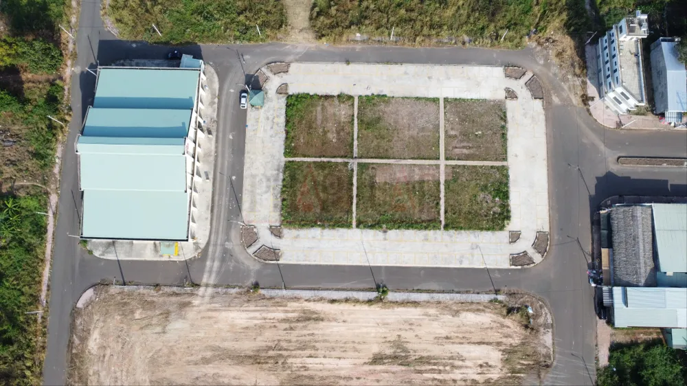 Chợ Tân Thành xây dựng hết 6 tỉ đồng nhưng lại bỏ hoang