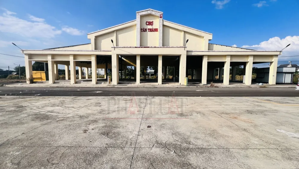 Chợ Tân Thành xây dựng hết 6 tỉ đồng nhưng lại bỏ hoang