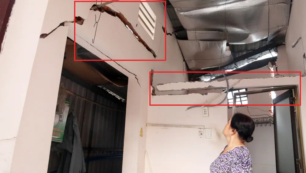 Nhà bị nứt nặng khiến người dân bất an. Ảnh: LA sập nhà (3).jpg