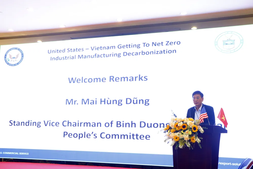 Ông Mai Hùng Dũng-Phó Chủ tịch UBND tỉnh Bình Dương phát biểu tại hội thảo. Ảnh: LA _MG_9284.JPG