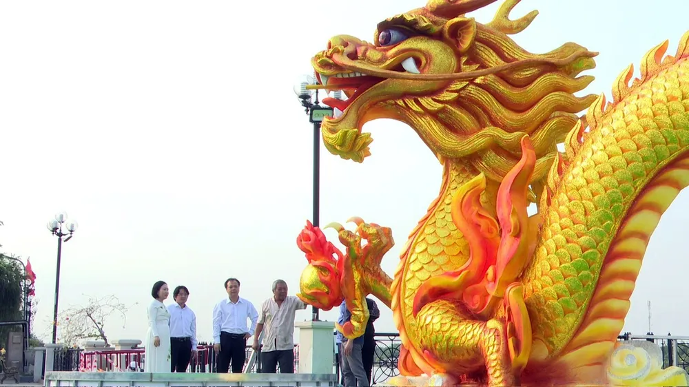 linh vật rồng (1).jpg