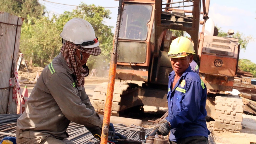 cầu bạch đằng (7).jpg