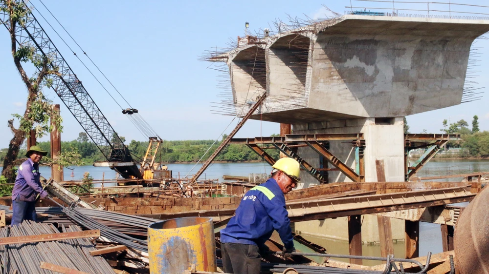 cầu bạch đằng (8).jpg