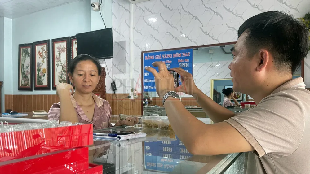 cướp tiệm vàng (7).jpg