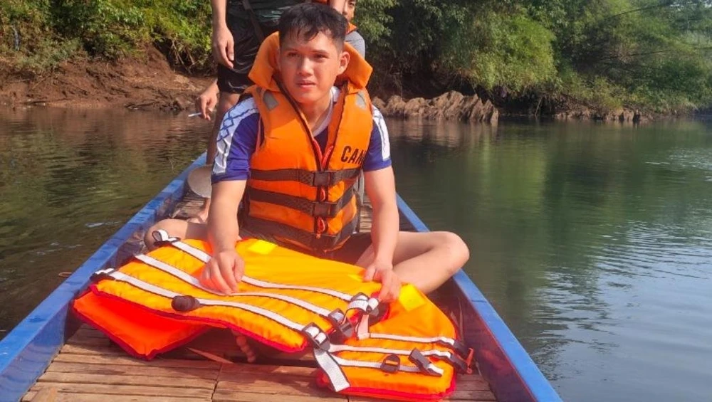 nước cuốn trôi (1).jpg