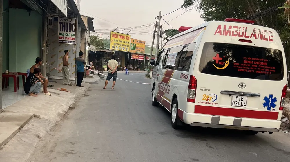Hiện trường nơi người đàn ông bị đâm gục. Ảnh: Người dân cung cấp đâm