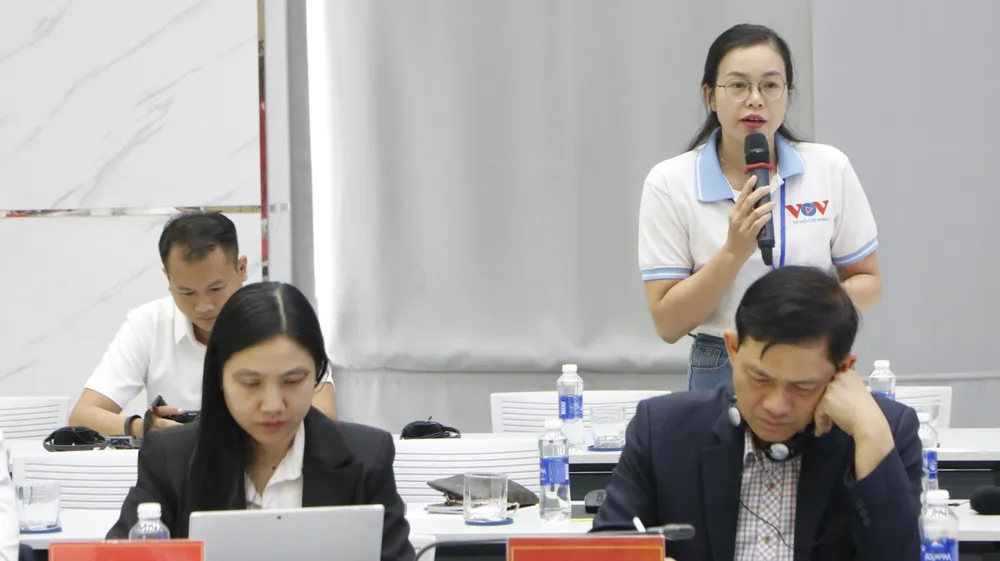 Các phóng viên đặt nhiều câu hỏi liên quan đến diễn đàn hợp tác kinh tế Horasis Trung Quốc 2024. Ảnh: LA Horasis (6).JPG