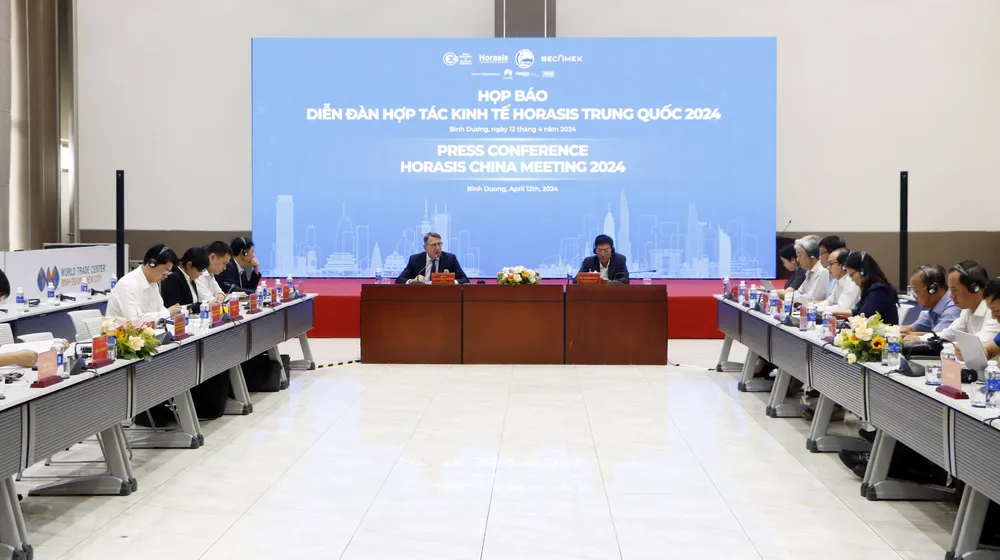 Toàn cảnh buổi họp báo về diễn đàn hợp tác kinh tế Horasis Trung Quốc 2024. Ảnh: LA Trung Quốc (4).JPG