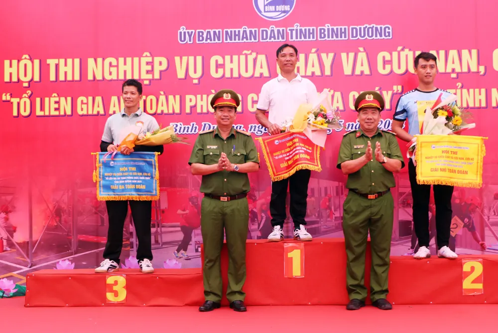 Đội thi thuộc “Tổ liên gia an toàn phòng cháy và chữa cháy” của huyện Bàu Bàng đạt giải nhất sẽ tham gia hội thi cấp vùng tại tỉnh Bà Rịa - Vũng Tàu. IMG_4546.JPG