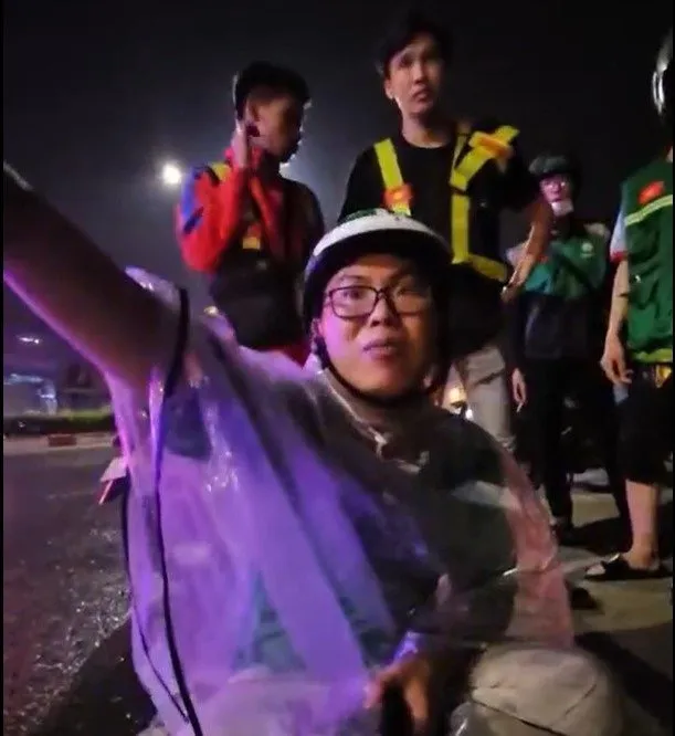 Đến giờ, lái xe công nghệ bị cướp vẫn còn hoảng sợ và chưa có xe máy để đi làm lại. Ảnh: Người dân cung cấp Tài xế xe công nghệ bị khách 'lột sạch' tài sản trong đêm