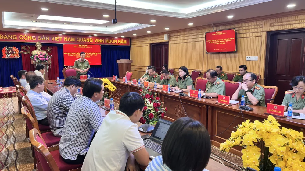 Các cơ quan báo chí đã phối hợp với Công an tỉnh Bình Dương trong công tác phòng chống tội phạm, đảm bảo tình hình ANTT. Ảnh LÊ ÁNH IMG_9546.jpeg