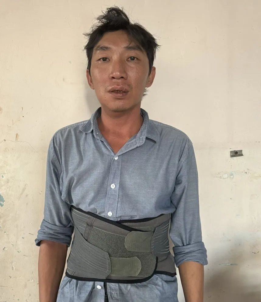 Duy không chấp hành án, bị các trinh sát tỉnh Bình Dương bắt giữ. Ảnh: CA