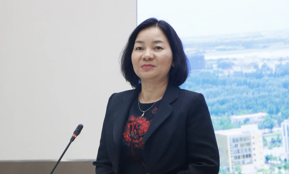 Bà Trương Thị Bích Hạnh, Trưởng Ban Tuyên giáo Tỉnh ủy Bình Dương đề nghị các ngành, địa phương nên chủ động cung cấp thông tin cho các cơ quan báo chí. _MG_7673.JPG