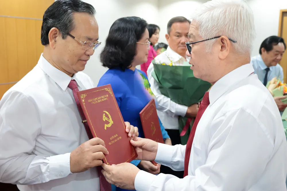 Ông Nguyễn Văn Dành, Phó Chủ tịch UBND tỉnh Bình Dương, giữ chức Bí thư Đảng đoàn Ủy ban MTTQ Việt Nam tỉnh Bình Dương. Ảnh: PHƯƠNG CHI Điều động bổ nhiệm (1).jpg