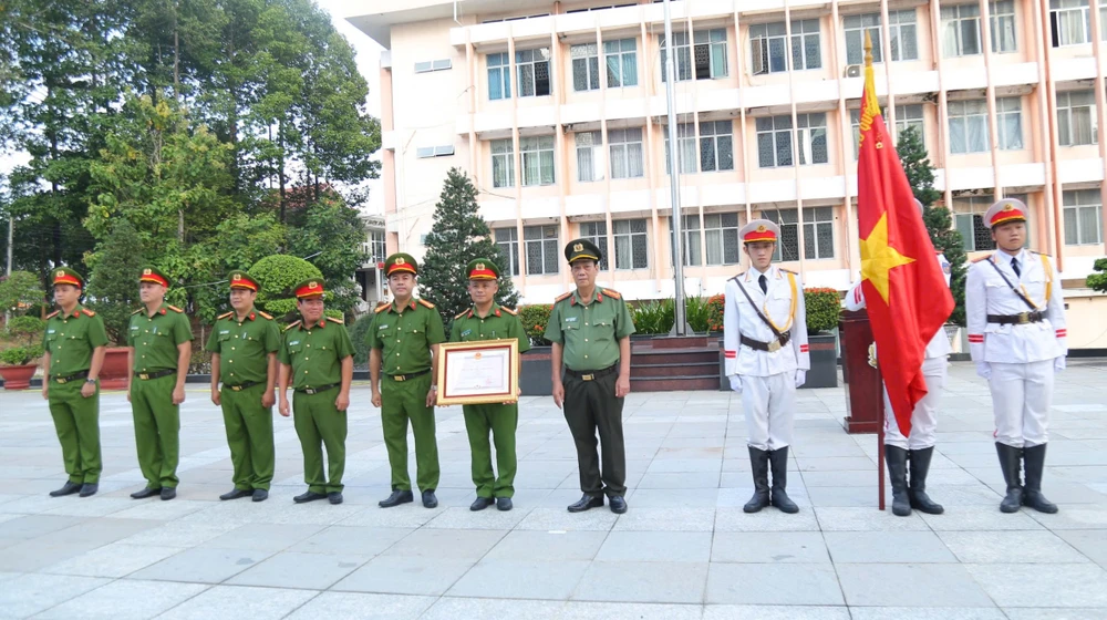 Cảnh sát hình sự (2).jpg