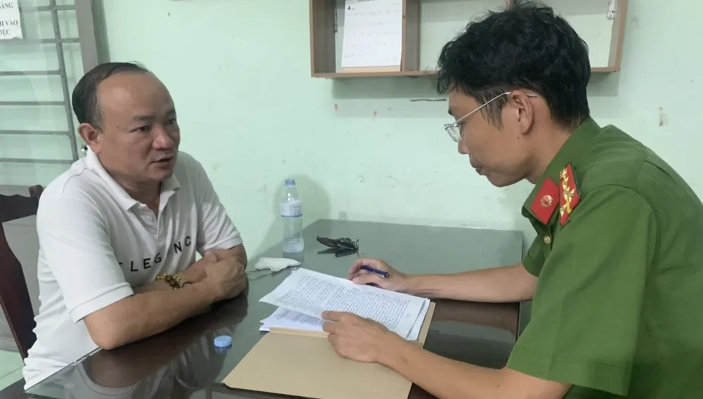 đập kính xe ô tô (5)...jpg