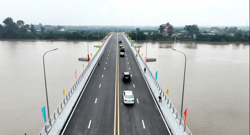 cầu bạch đằng (6).jpg