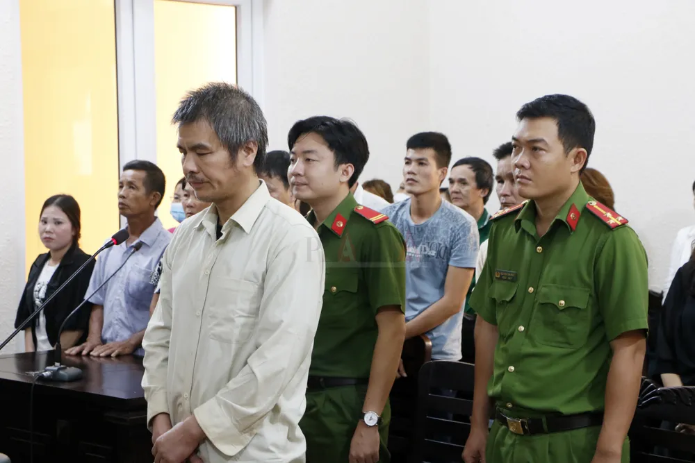 Phiên tòa tạm ngưng để thu thập thêm chứng cứ. Ảnh: LA người trung quốc (5).jpg