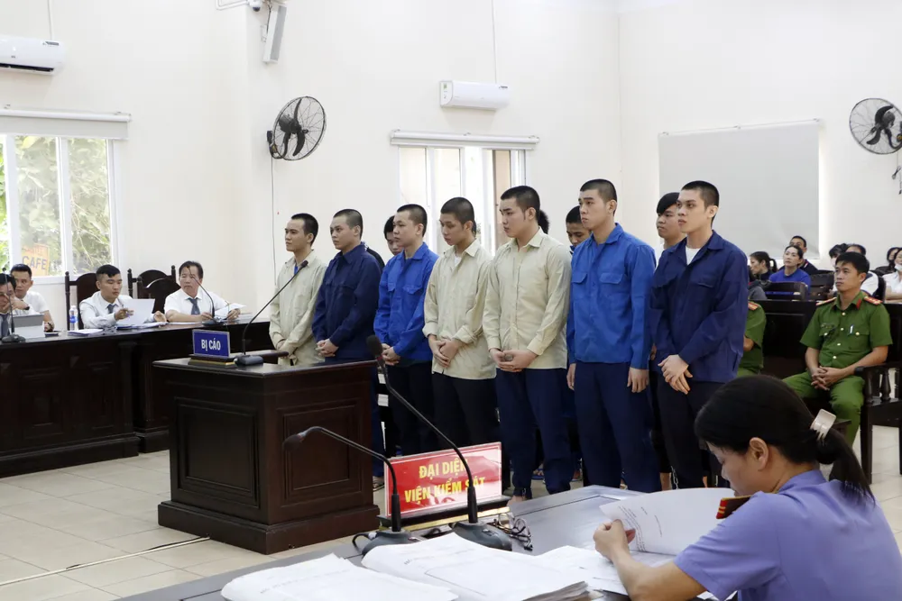 HĐXX tuyên phạt 13 bị cáo truy sát đối thủ trong đêm về tội giết người. Ảnh: LÊ ÁNH truy sát đối thủ (4).JPG