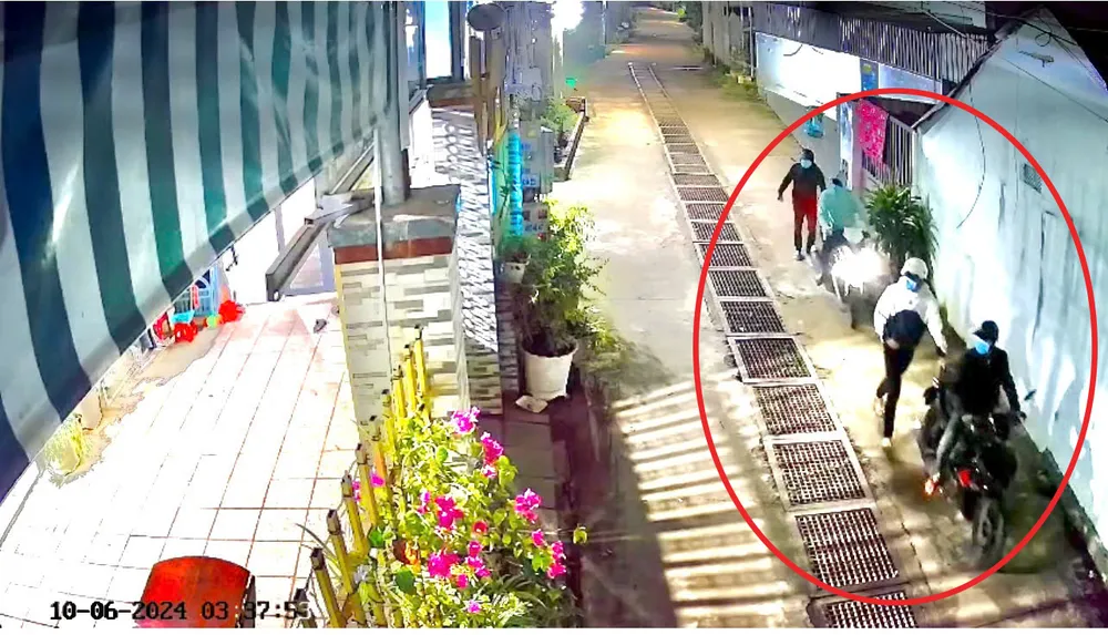 bình xịt hơi cay (3).jpg