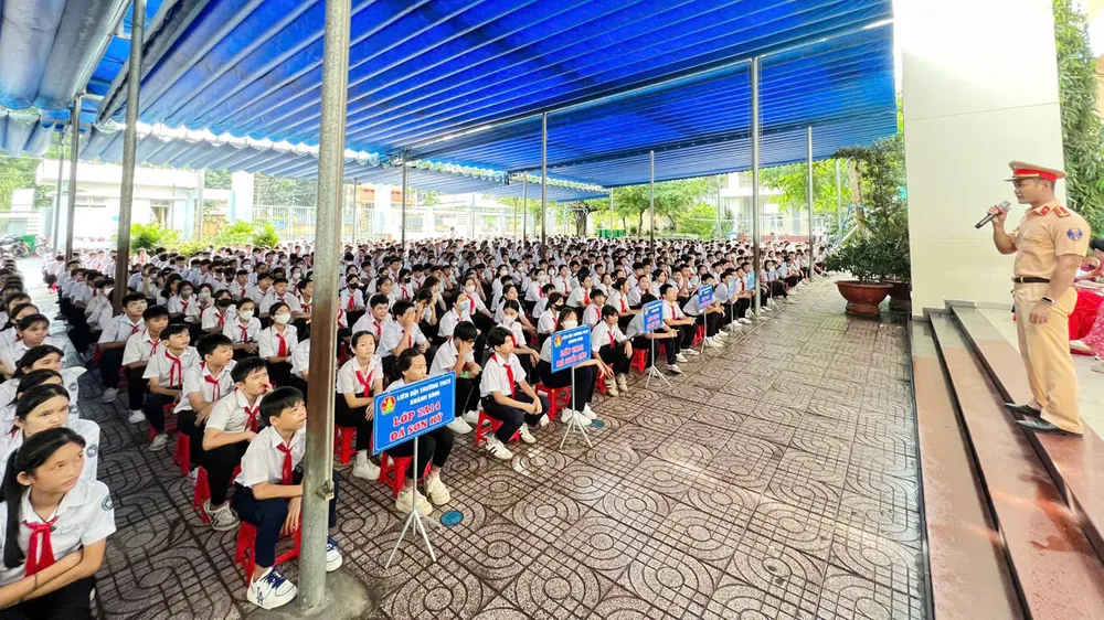 học sinh vi phạm (10).jpg