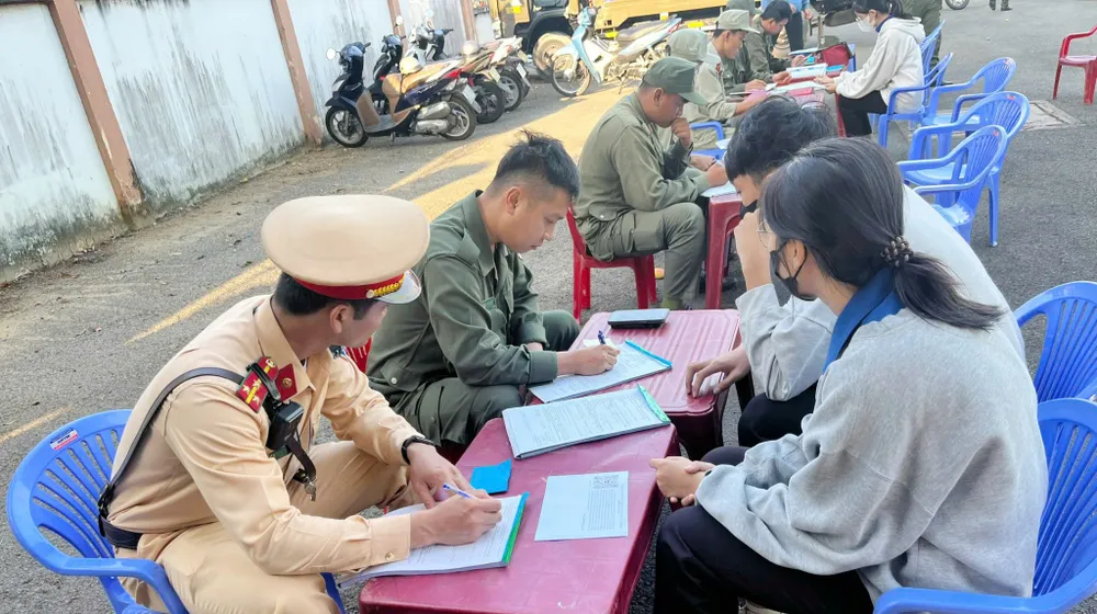 học sinh vi phạm (7).jpg