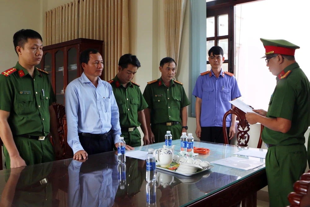 phó chủ tịch (2).jpg