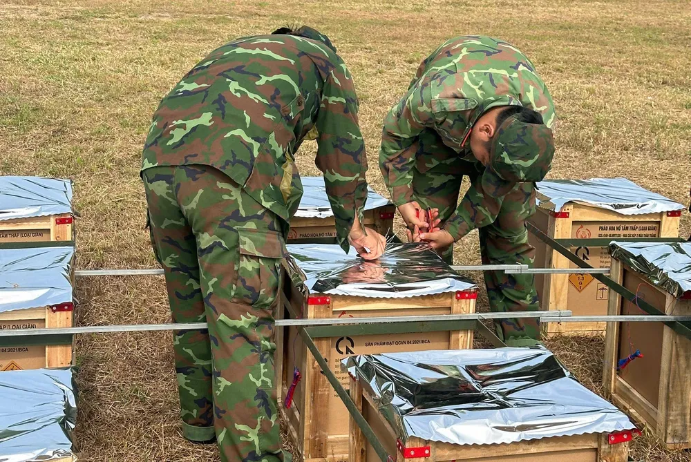 bắn pháo hoa (6).jpg