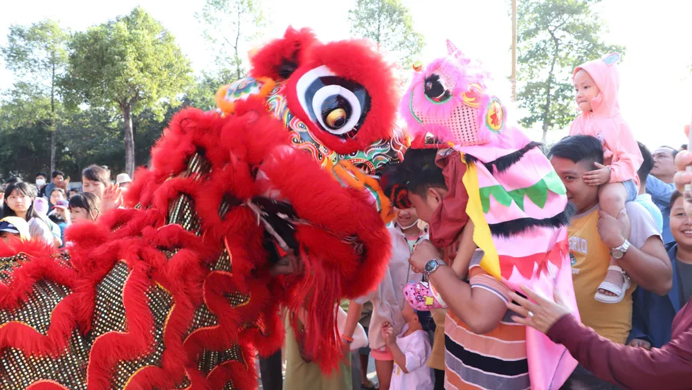 lân sư rồng (1).jpg