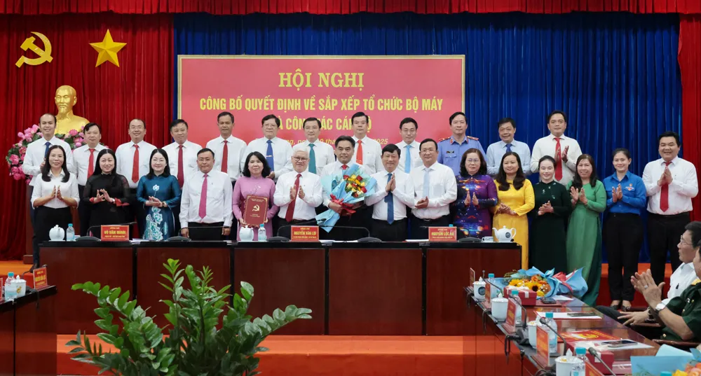 cán bộ lãnh đạo (4).jpg