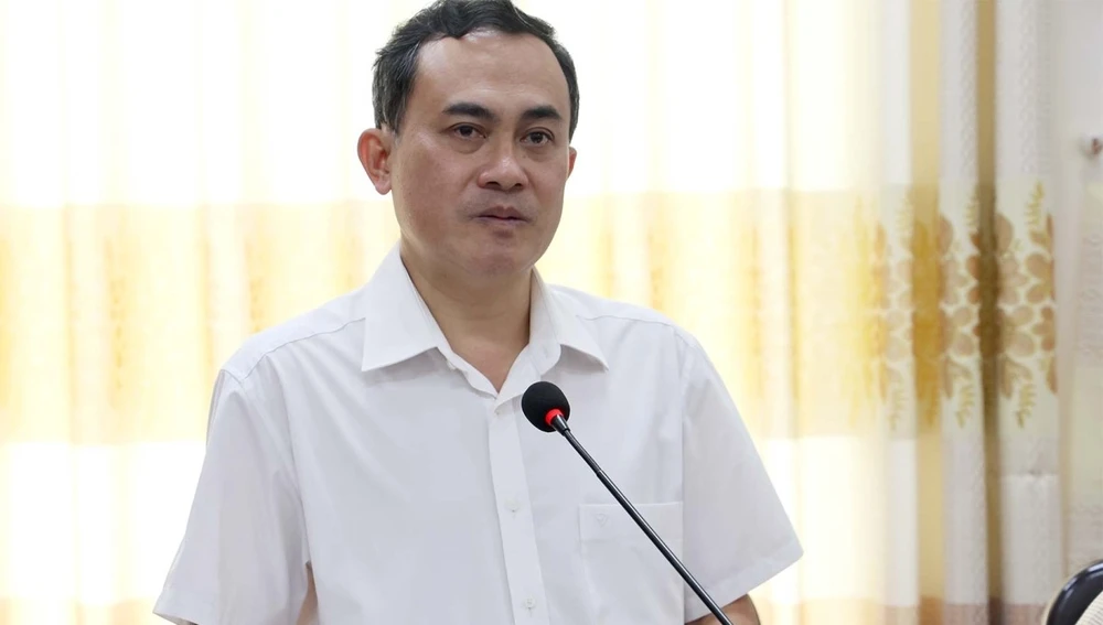 Ông Lê Trường Sơn, Ủy viên Ban Thường vụ Tỉnh ủy, Bí thư Huyện ủy Lộc Ninh làm Phó Chủ tịch UBND tỉnh Bình Phước. Ảnh: BÁO BÌNH PHƯỚC Phó Chủ tịch.jpg