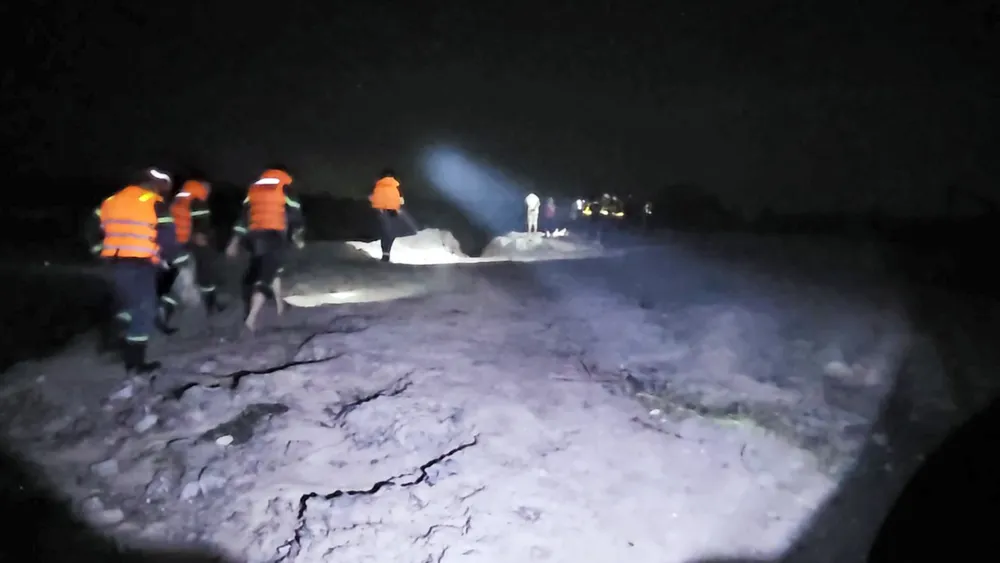 nước cuốn trôi (1).jpg