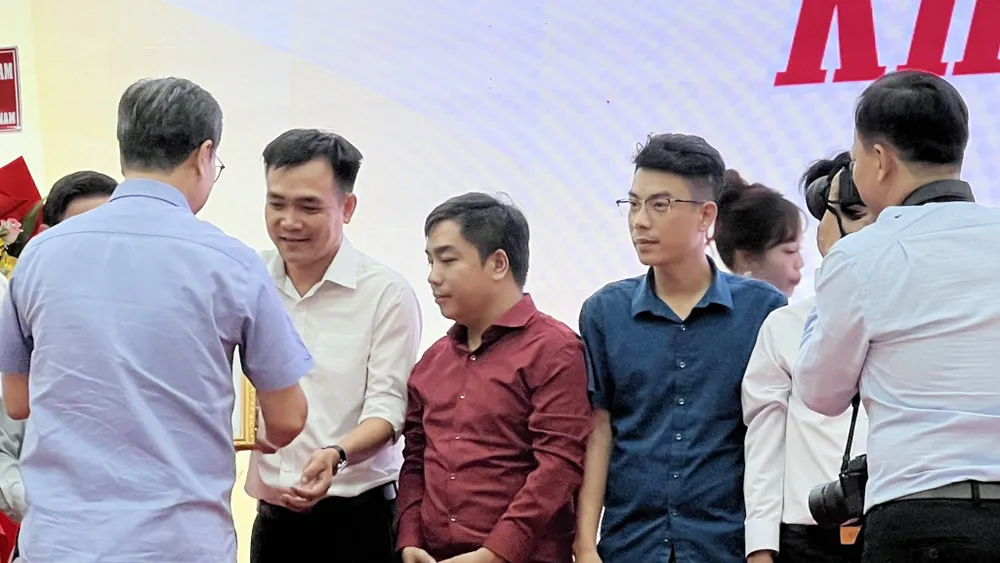 báo pháp luật TP HCM (3).jpg