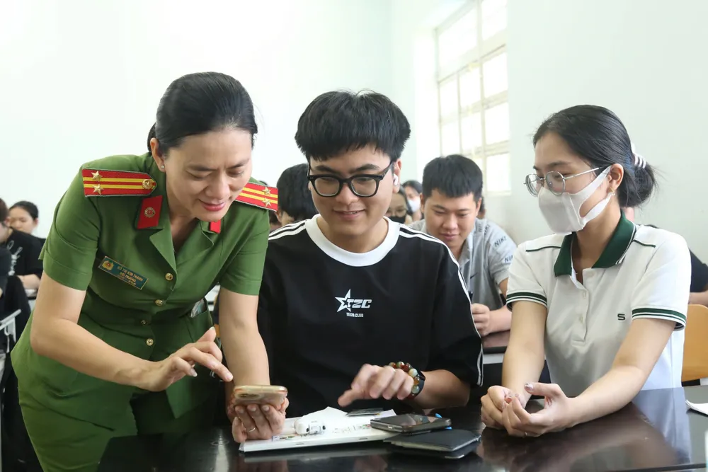 Báo chí và Công an (3).jpg