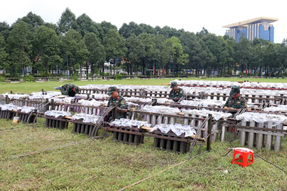 bắn pháo hoa (7).jpg