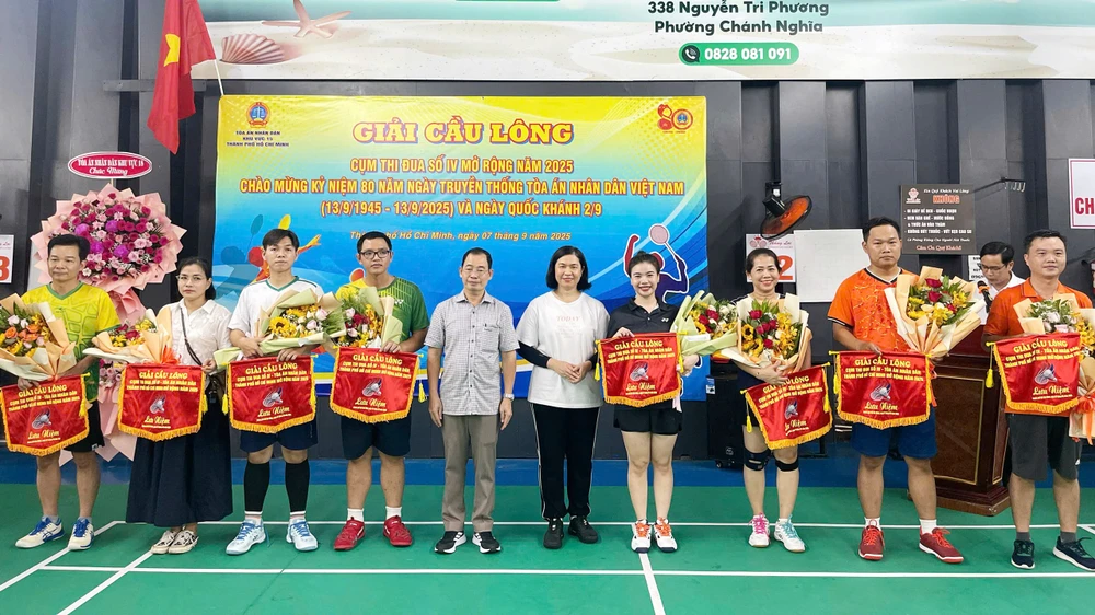 giải cầu lông (2).jpg