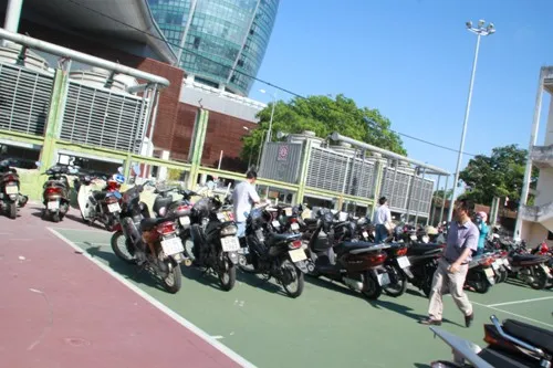 Đà Nẵng: Xe của dân hết cảnh phơi nắng dầm mưa ảnh 2